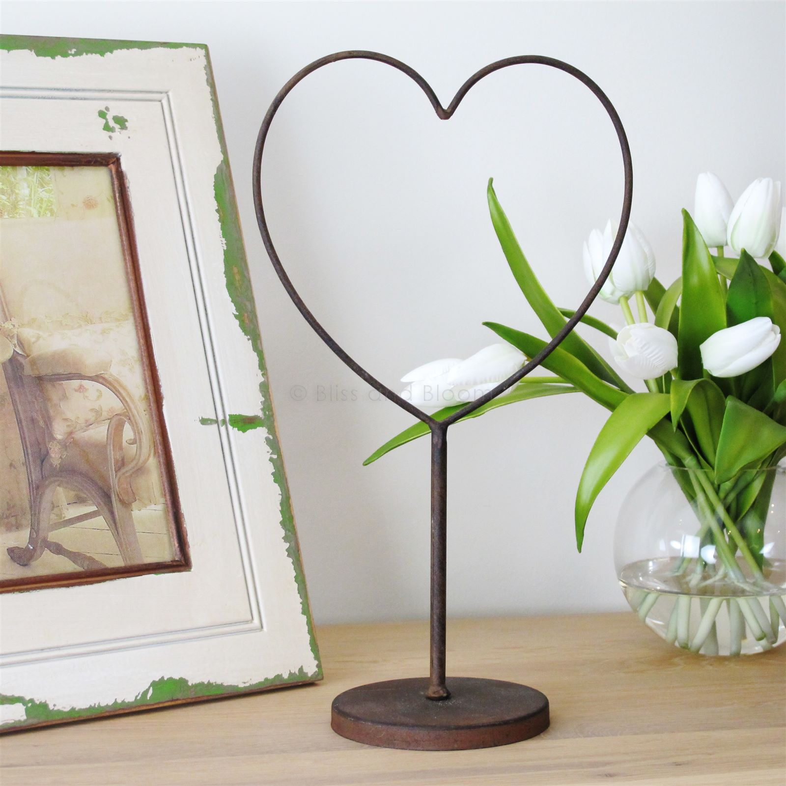 Rustic metal frame heart stand Bliss and Bloom Ltd