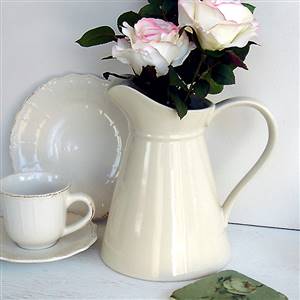 Cream jug/pitcher/vase