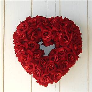 Red rose hanging heart