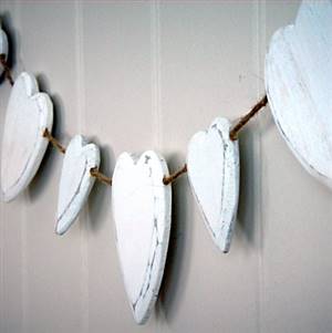 White wooden heart garland