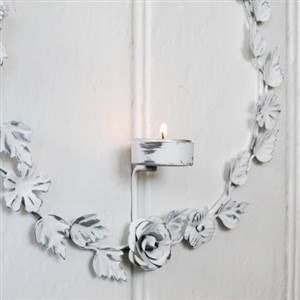 Flower wreath tea light holder