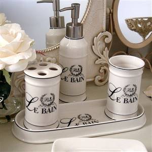 Le Bain 4pc bathroom set