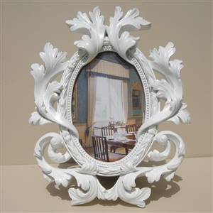 White oval baroque photo frame