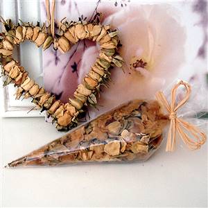Scented natural confetti cone