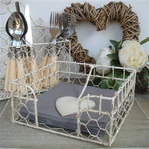 Napkin holder with heart
