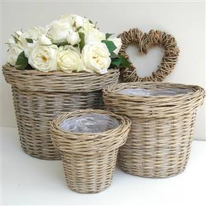 Set of 3 willow baskets / pots