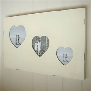 Picture frame with 3 hearts
