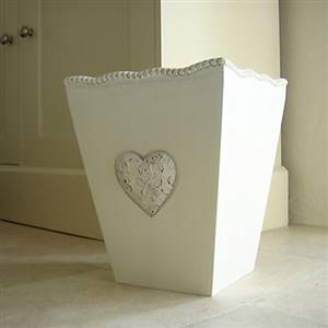 Heart waste paper bin