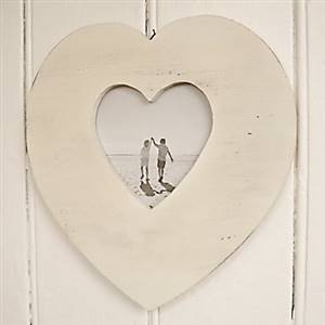 Large single heart frame