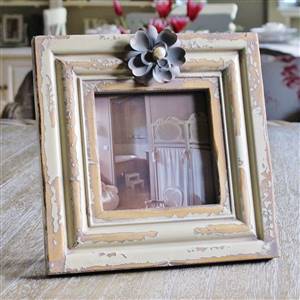 Cream flower picture frame