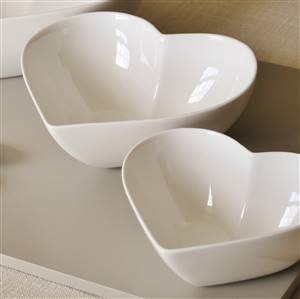 Set of 2 heart shaped bowls