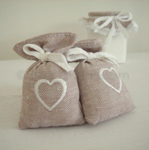 Tiny pretty linen sachet x 1 | Bliss and Bloom